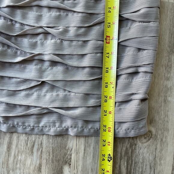 Ann Taylor Sleeveless Light Brown Ruffled Top Women Size Petite Medium Pre-loved - Picture 4 of 6